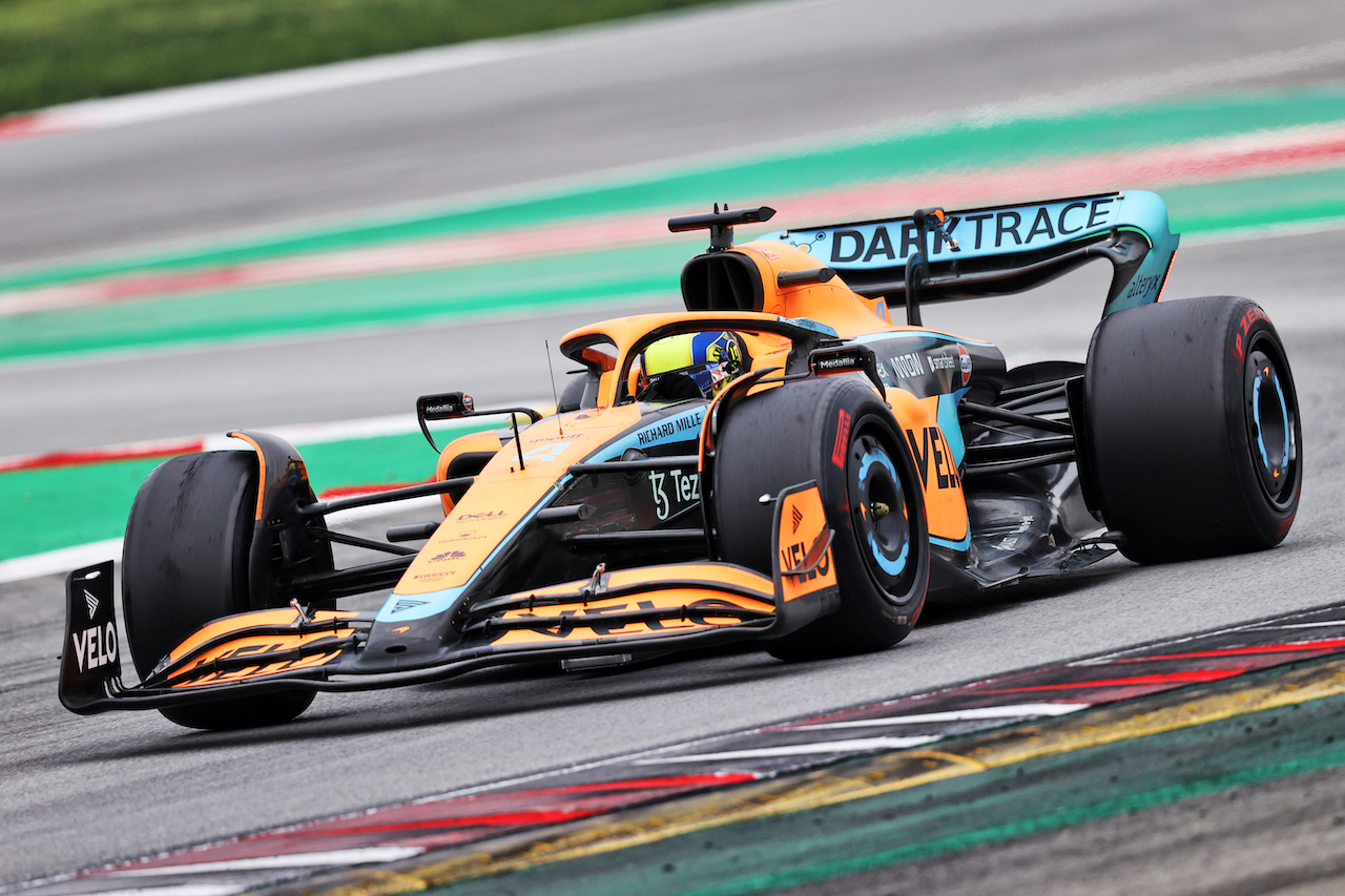 TEST BARCELLONA, Lando Norris (GBR) McLaren MCL36.
25.02.2022. Formula One Testing, Day Three, Barcelona, Spain. Venerdi'.
- www.xpbimages.com, EMail: requests@xpbimages.com © Copyright: Moy / XPB Images