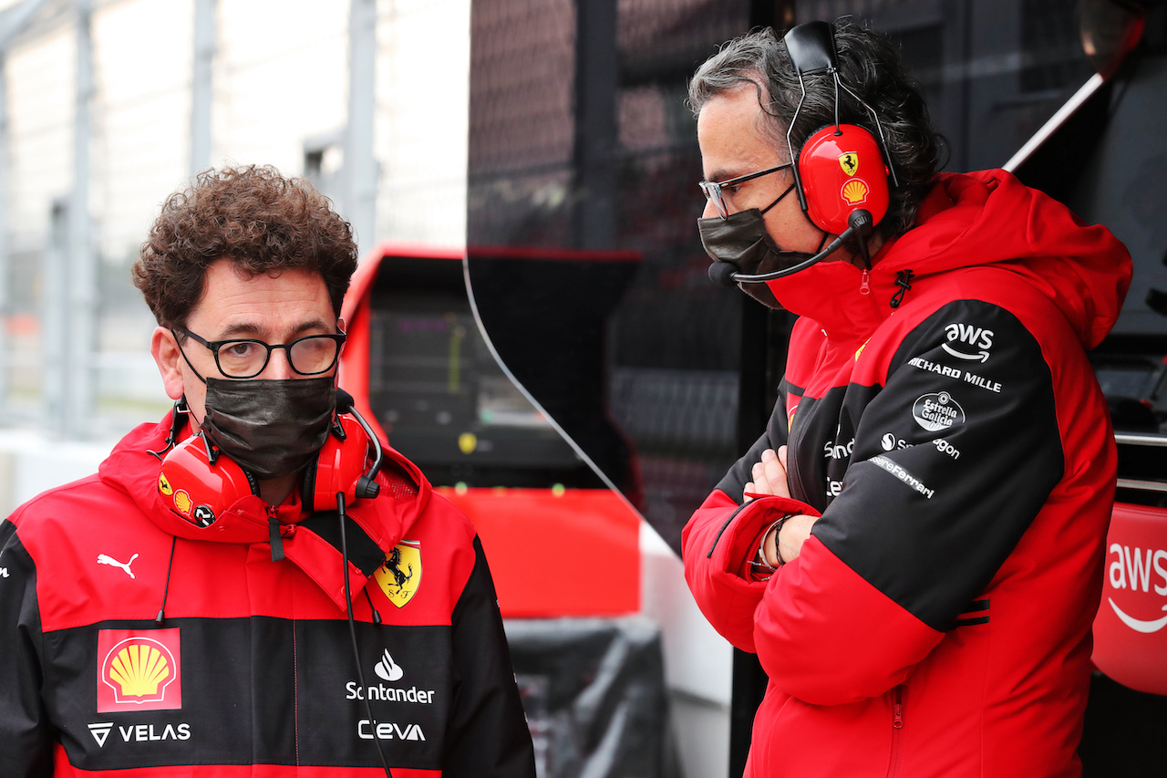 TEST BARCELLONA, (L to R): Mattia Binotto (ITA) Ferrari Team Principal with Laurent Mekies (FRA) Ferrari Sporting Director.
25.02.2022. Formula One Testing, Day Three, Barcelona, Spain. Venerdi'.
 - www.xpbimages.com, EMail: requests@xpbimages.com © Copyright: Coates / XPB Images