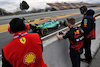 TEST BARCELLONA, Sebastian Vettel (GER) Aston Martin F1 Team AMR22 watched by Ferrari e Red Bull Racing.
25.02.2022. Formula One Testing, Day Three, Barcelona, Spain. Venerdi'.
- www.xpbimages.com, EMail: requests@xpbimages.com © Copyright: Price / XPB Images