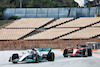 TEST BARCELLONA, Lewis Hamilton (GBR) Mercedes AMG F1 W13 davanti a Carlos Sainz Jr (ESP) Ferrari F1-75.
25.02.2022. Formula One Testing, Day Three, Barcelona, Spain. Venerdi'.
- www.xpbimages.com, EMail: requests@xpbimages.com © Copyright: Batchelor / XPB Images