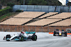 TEST BARCELLONA, Lewis Hamilton (GBR) Mercedes AMG F1 W13 davanti a Sergio Perez (MEX) Red Bull Racing RB18.
25.02.2022. Formula One Testing, Day Three, Barcelona, Spain. Venerdi'.
- www.xpbimages.com, EMail: requests@xpbimages.com © Copyright: Batchelor / XPB Images