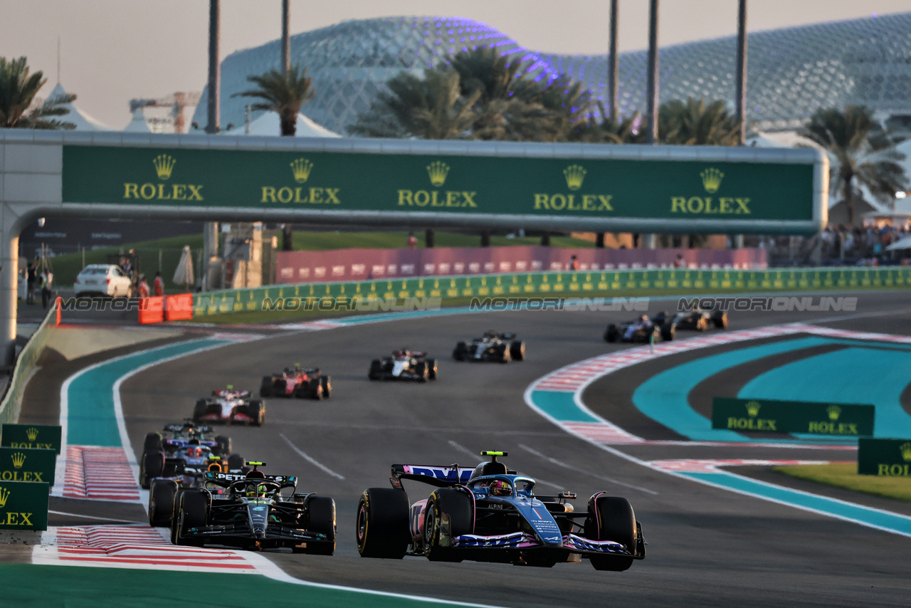 GP ABU DHABI, Pierre Gasly (FRA) Alpine F1 Team A523.

26.11.2023. Formula 1 World Championship, Rd 23, Abu Dhabi Grand Prix, Yas Marina Circuit, Abu Dhabi, Gara Day.

- www.xpbimages.com, EMail: requests@xpbimages.com © Copyright: Moy / XPB Images