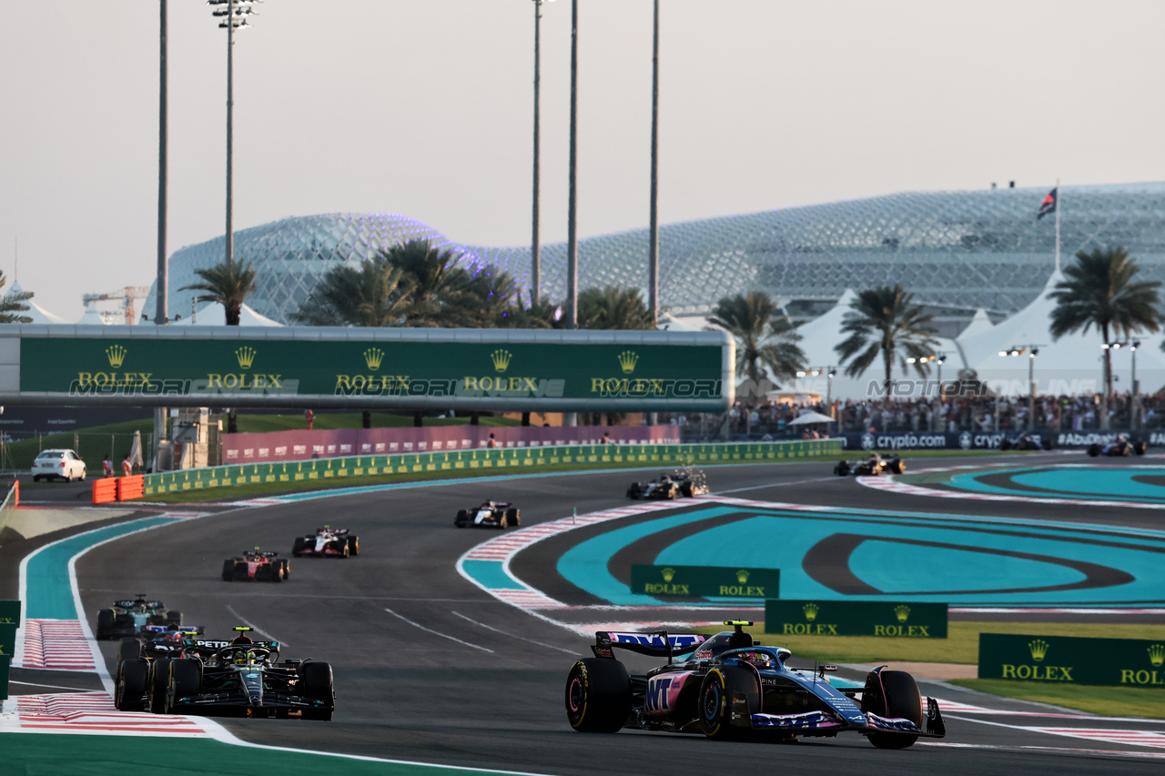 GP ABU DHABI, Pierre Gasly (FRA) Alpine F1 Team A523.

26.11.2023. Formula 1 World Championship, Rd 23, Abu Dhabi Grand Prix, Yas Marina Circuit, Abu Dhabi, Gara Day.

- www.xpbimages.com, EMail: requests@xpbimages.com © Copyright: Moy / XPB Images