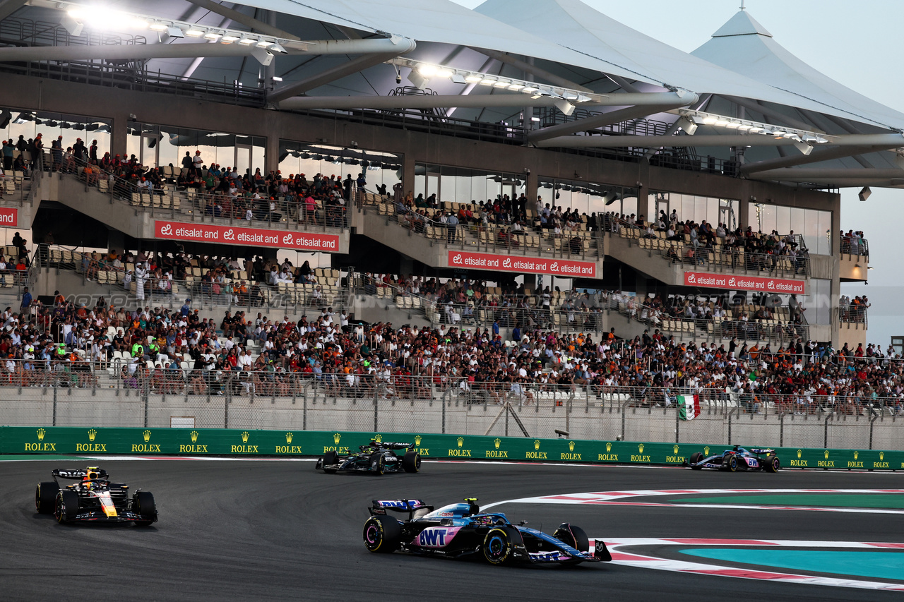 GP ABU DHABI, Pierre Gasly (FRA) Alpine F1 Team A523.

26.11.2023. Formula 1 World Championship, Rd 23, Abu Dhabi Grand Prix, Yas Marina Circuit, Abu Dhabi, Gara Day.

- www.xpbimages.com, EMail: requests@xpbimages.com © Copyright: Moy / XPB Images