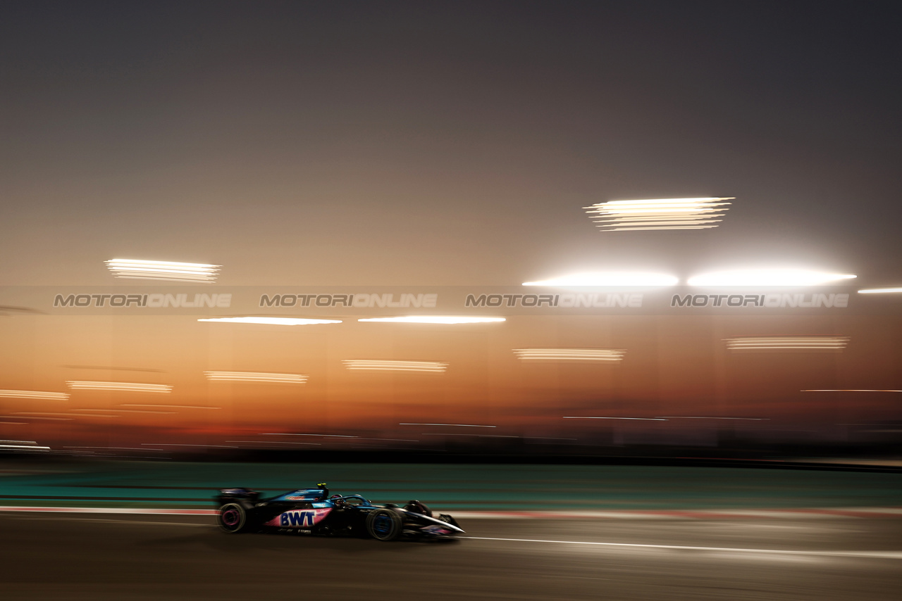 GP ABU DHABI, Pierre Gasly (FRA) Alpine F1 Team A523.

26.11.2023. Formula 1 World Championship, Rd 23, Abu Dhabi Grand Prix, Yas Marina Circuit, Abu Dhabi, Gara Day.

- www.xpbimages.com, EMail: requests@xpbimages.com © Copyright: Moy / XPB Images