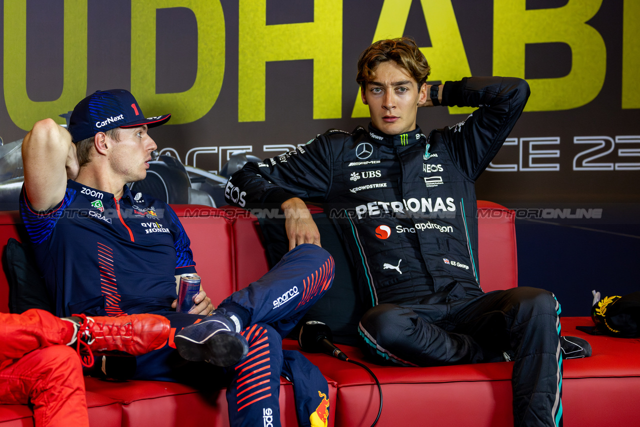 GP ABU DHABI, (L to R): Max Verstappen (NLD) Red Bull Racing e George Russell (GBR) Mercedes AMG F1 in the post race FIA Press Conference.

26.11.2023. Formula 1 World Championship, Rd 23, Abu Dhabi Grand Prix, Yas Marina Circuit, Abu Dhabi, Gara Day.

- www.xpbimages.com, EMail: requests@xpbimages.com © Copyright: Moy / XPB Images