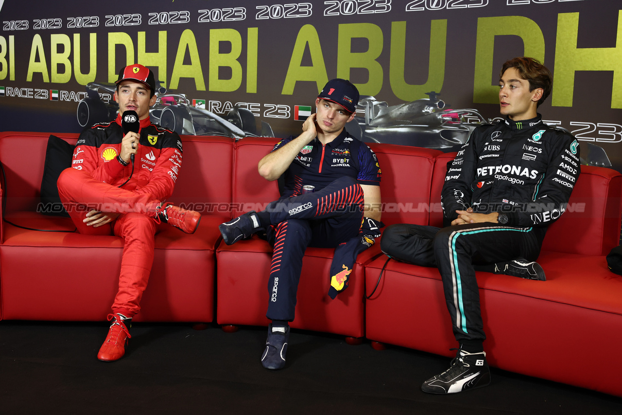 GP ABU DHABI, (L to R): Charles Leclerc (MON) Ferrari; Max Verstappen (NLD) Red Bull Racing e George Russell (GBR) Mercedes AMG F1 in the post race FIA Press Conference.

26.11.2023. Formula 1 World Championship, Rd 23, Abu Dhabi Grand Prix, Yas Marina Circuit, Abu Dhabi, Gara Day.

- www.xpbimages.com, EMail: requests@xpbimages.com © Copyright: Moy / XPB Images