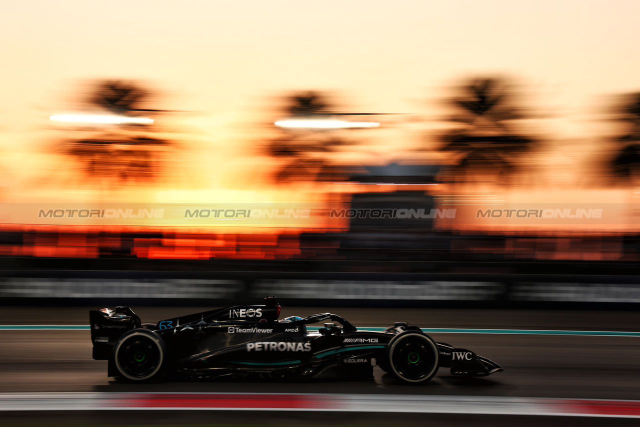 GP ABU DHABI, George Russell (GBR) Mercedes AMG F1 W14.

26.11.2023. Formula 1 World Championship, Rd 23, Abu Dhabi Grand Prix, Yas Marina Circuit, Abu Dhabi, Gara Day.

 - www.xpbimages.com, EMail: requests@xpbimages.com © Copyright: Coates / XPB Images