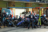 GP ABU DHABI, Logan Sargeant (USA) Williams Racing FW45 makes a pit stop.
26.11.2023. Formula 1 World Championship, Rd 23, Abu Dhabi Grand Prix, Yas Marina Circuit, Abu Dhabi, Gara Day.
- www.xpbimages.com, EMail: requests@xpbimages.com © Copyright: Batchelor / XPB Images