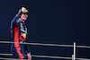 GP ABU DHABI, Gara winner Max Verstappen (NLD) Red Bull Racing celebrates on the podium.
26.11.2023. Formula 1 World Championship, Rd 23, Abu Dhabi Grand Prix, Yas Marina Circuit, Abu Dhabi, Gara Day.
- www.xpbimages.com, EMail: requests@xpbimages.com © Copyright: Batchelor / XPB Images