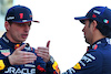 GP ABU DHABI, (L to R): Max Verstappen (NLD) Red Bull Racing e Sergio Perez (MEX) Red Bull Racing at a team photograph.
26.11.2023. Formula 1 World Championship, Rd 23, Abu Dhabi Grand Prix, Yas Marina Circuit, Abu Dhabi, Gara Day.
 - www.xpbimages.com, EMail: requests@xpbimages.com © Copyright: Coates / XPB Images