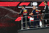 GP ABU DHABI, Max Verstappen (NLD), Red Bull Racing George Russell (GBR), Mercedes AMG F1 
26.11.2023. Formula 1 World Championship, Rd 23, Abu Dhabi Grand Prix, Yas Marina Circuit, Abu Dhabi, Gara Day.
- www.xpbimages.com, EMail: requests@xpbimages.com © Copyright: Charniaux / XPB Images