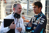 GP ABU DHABI, (L to R): James Urwin (GBR) Williams Racing Gara Engineer with Alexander Albon (THA) Williams Racing on the grid.
26.11.2023. Formula 1 World Championship, Rd 23, Abu Dhabi Grand Prix, Yas Marina Circuit, Abu Dhabi, Gara Day.
 - www.xpbimages.com, EMail: requests@xpbimages.com © Copyright: Coates / XPB Images