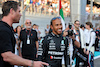 GP ABU DHABI, (L to R): Liam Hemsworth (AUS) Actor with Lewis Hamilton (GBR) Mercedes AMG F1 on the grid.
26.11.2023. Formula 1 World Championship, Rd 23, Abu Dhabi Grand Prix, Yas Marina Circuit, Abu Dhabi, Gara Day.
- www.xpbimages.com, EMail: requests@xpbimages.com © Copyright: XPB Images