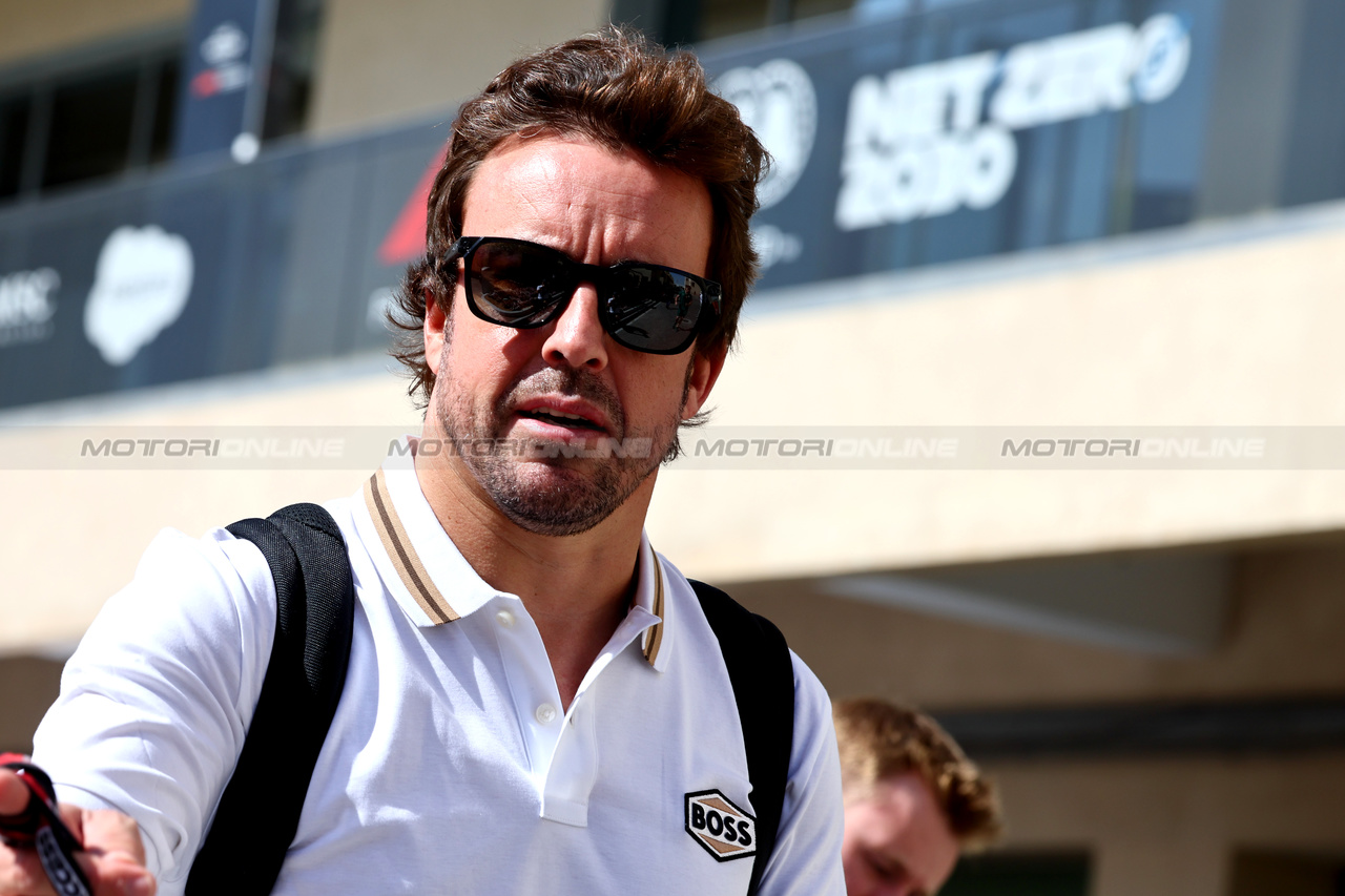 GP ABU DHABI, Fernando Alonso (ESP) Aston Martin F1 Team.

23.11.2023. Formula 1 World Championship, Rd 23, Abu Dhabi Grand Prix, Yas Marina Circuit, Abu Dhabi, Preparation Day.

- www.xpbimages.com, EMail: requests@xpbimages.com © Copyright: Batchelor / XPB Images