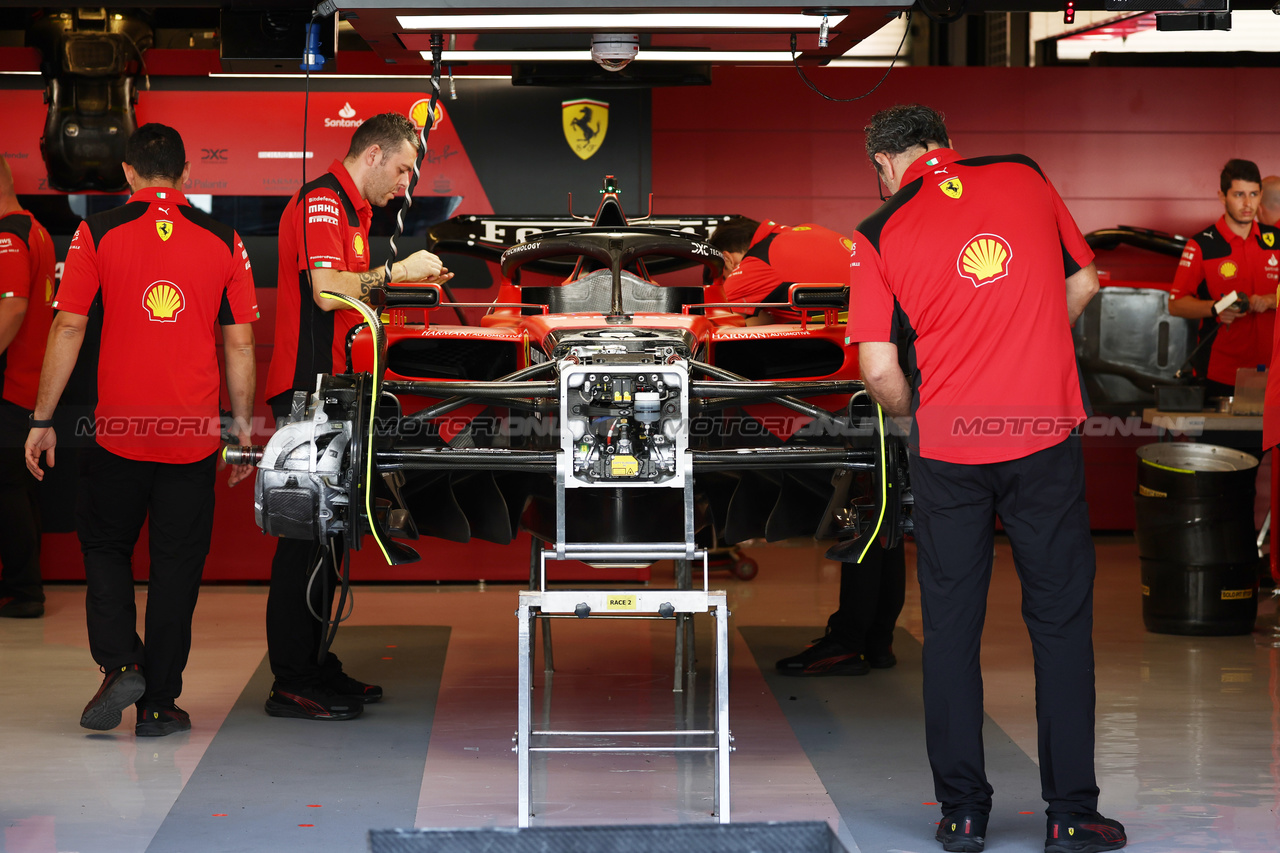 GP ABU DHABI, Ferrari SF-23 being prepared in the pit garage.

23.11.2023. Formula 1 World Championship, Rd 23, Abu Dhabi Grand Prix, Yas Marina Circuit, Abu Dhabi, Preparation Day.

- www.xpbimages.com, EMail: requests@xpbimages.com © Copyright: Moy / XPB Images