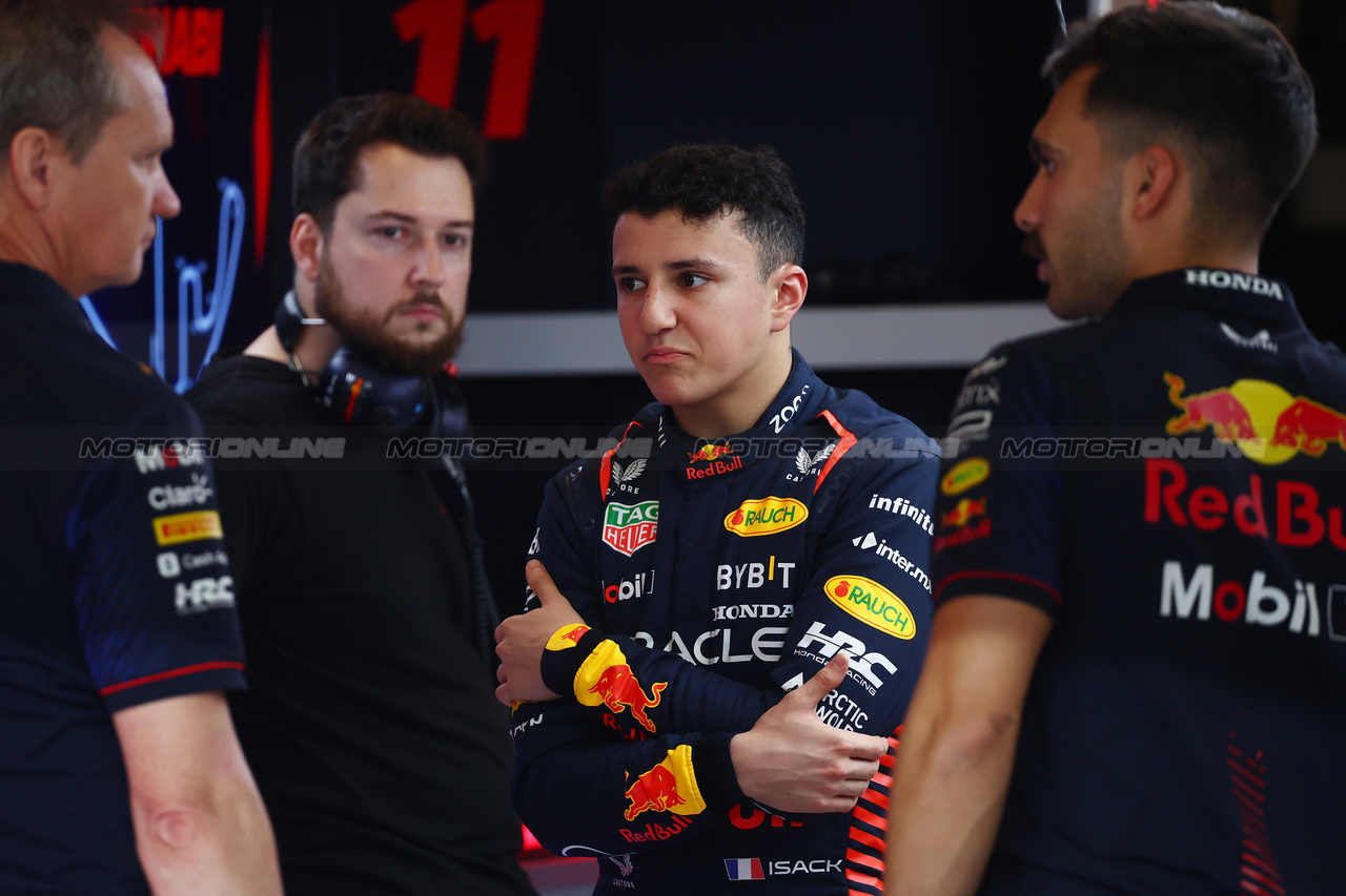 GP ABU DHABI, Isack Hadjar (FRA) Red Bull Racing Test Driver.

23.11.2023. Formula 1 World Championship, Rd 23, Abu Dhabi Grand Prix, Yas Marina Circuit, Abu Dhabi, Preparation Day.

- www.xpbimages.com, EMail: requests@xpbimages.com © Copyright: Batchelor / XPB Images
