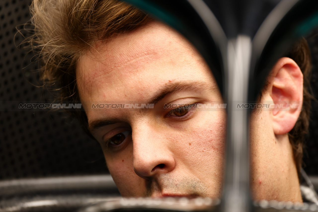 GP ABU DHABI, Felipe Drugovich (BRA) Aston Martin F1 Team AMR23, Reserve e Development Programme Driver.

23.11.2023. Formula 1 World Championship, Rd 23, Abu Dhabi Grand Prix, Yas Marina Circuit, Abu Dhabi, Preparation Day.

 - www.xpbimages.com, EMail: requests@xpbimages.com © Copyright: Coates / XPB Images