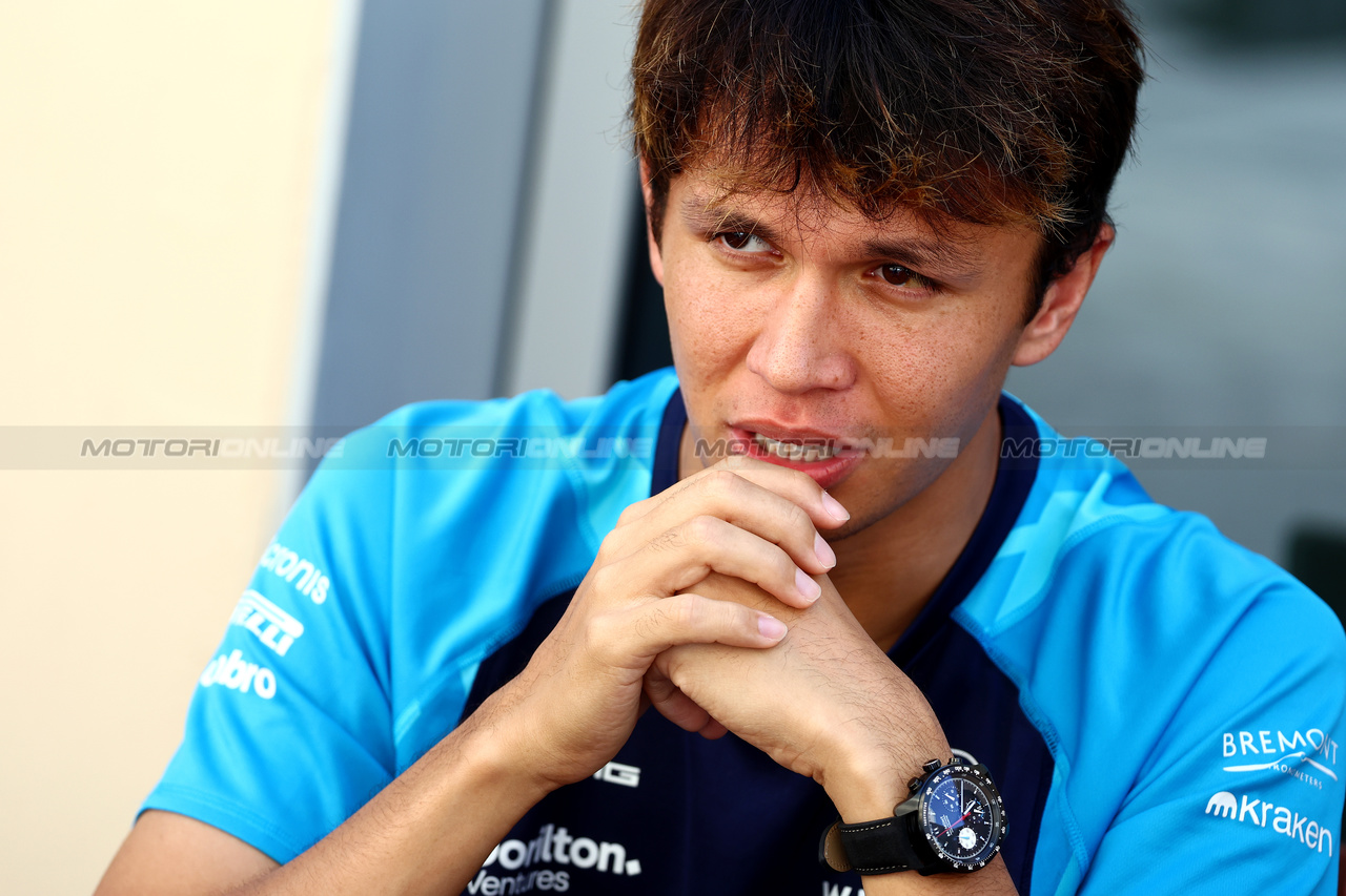 GP ABU DHABI, Alexander Albon (THA) Williams Racing.

23.11.2023. Formula 1 World Championship, Rd 23, Abu Dhabi Grand Prix, Yas Marina Circuit, Abu Dhabi, Preparation Day.

- www.xpbimages.com, EMail: requests@xpbimages.com © Copyright: Batchelor / XPB Images