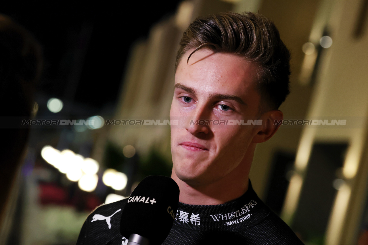 GP ABU DHABI, Theo Pourchaire (FRA) Alfa Romeo F1 Team Reserve Driver.

23.11.2023. Formula 1 World Championship, Rd 23, Abu Dhabi Grand Prix, Yas Marina Circuit, Abu Dhabi, Preparation Day.

- www.xpbimages.com, EMail: requests@xpbimages.com © Copyright: Moy / XPB Images