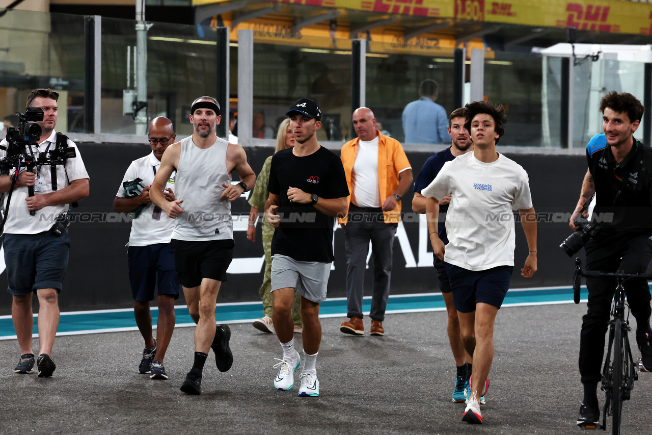 GP ABU DHABI, Pierre Gasly (FRA) Alpine F1 Team runs the circuit.

23.11.2023. Formula 1 World Championship, Rd 23, Abu Dhabi Grand Prix, Yas Marina Circuit, Abu Dhabi, Preparation Day.

- www.xpbimages.com, EMail: requests@xpbimages.com © Copyright: Moy / XPB Images