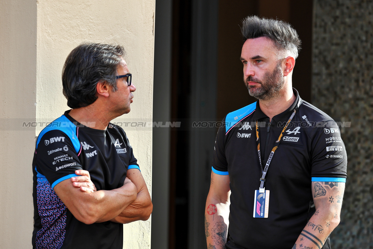 GP ABU DHABI, (L to R): Davide Brivio (ITA) Alpine F1 Team Racing Director with Julian Rouse (GBR) Alpine F1 Team Interim Sporting Director.

23.11.2023. Formula 1 World Championship, Rd 23, Abu Dhabi Grand Prix, Yas Marina Circuit, Abu Dhabi, Preparation Day.

- www.xpbimages.com, EMail: requests@xpbimages.com © Copyright: Moy / XPB Images