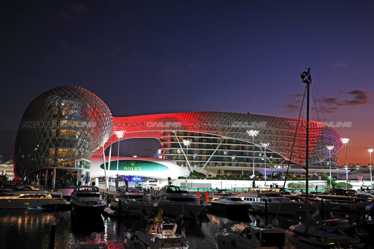 GP ABU DHABI, Circuit Atmosfera.

23.11.2023. Formula 1 World Championship, Rd 23, Abu Dhabi Grand Prix, Yas Marina Circuit, Abu Dhabi, Preparation Day.

- www.xpbimages.com, EMail: requests@xpbimages.com © Copyright: Moy / XPB Images