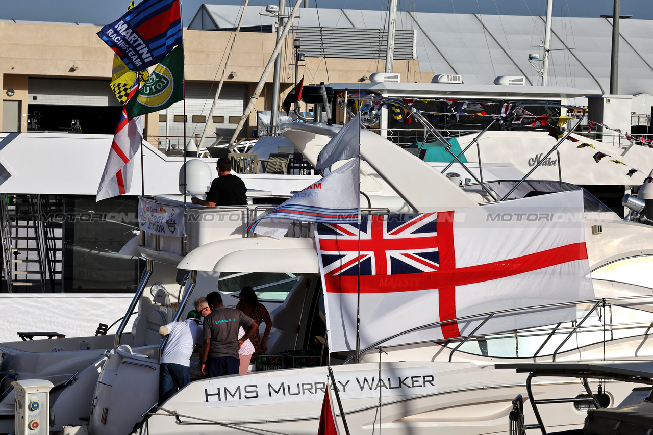 GP ABU DHABI, Circuit Atmosfera - HMS Murray Walker boat in the harbour.

23.11.2023. Formula 1 World Championship, Rd 23, Abu Dhabi Grand Prix, Yas Marina Circuit, Abu Dhabi, Preparation Day.

- www.xpbimages.com, EMail: requests@xpbimages.com © Copyright: Moy / XPB Images