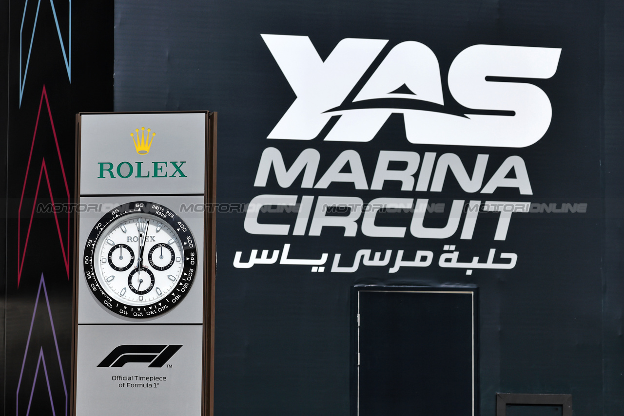 GP ABU DHABI, Circuit Atmosfera - Rolex clock.

23.11.2023. Formula 1 World Championship, Rd 23, Abu Dhabi Grand Prix, Yas Marina Circuit, Abu Dhabi, Preparation Day.

- www.xpbimages.com, EMail: requests@xpbimages.com © Copyright: Moy / XPB Images