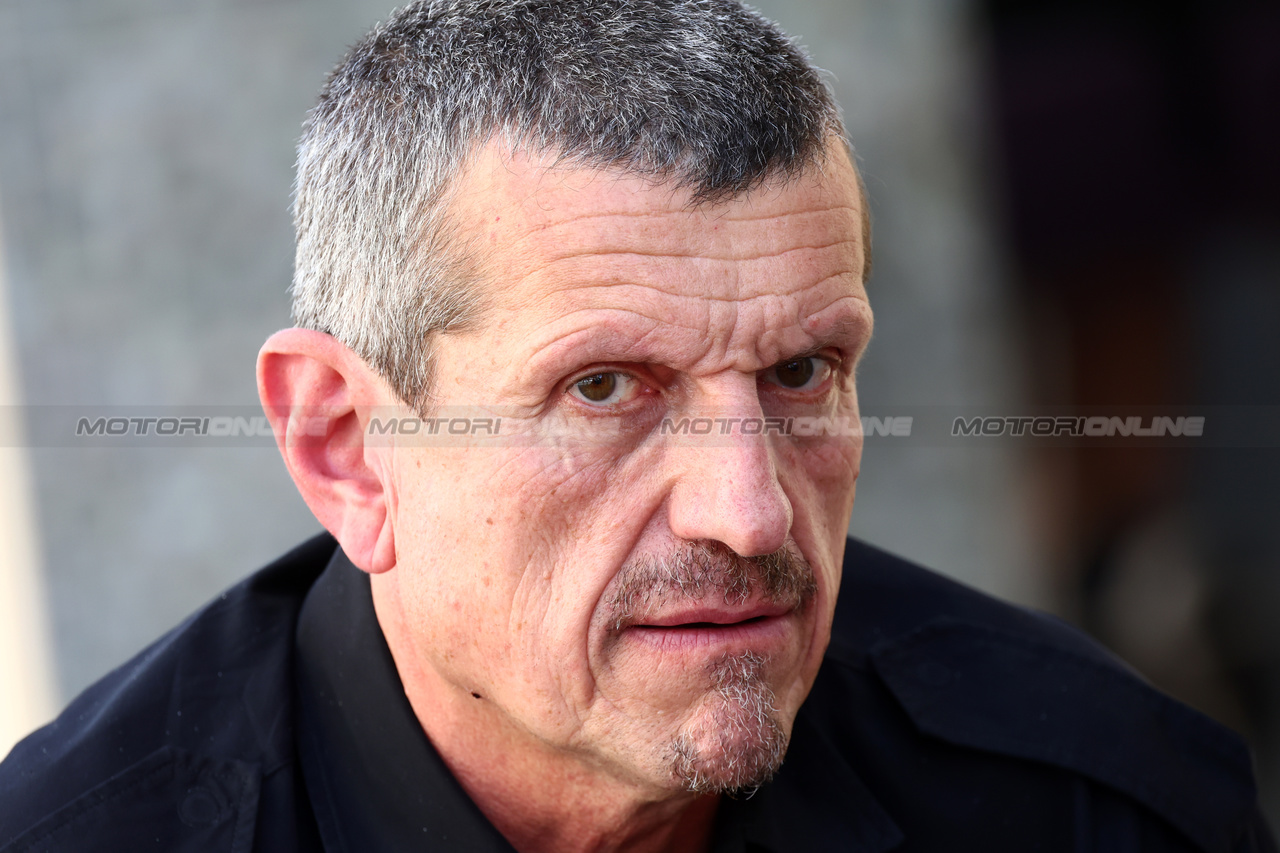 GP ABU DHABI, Guenther Steiner (ITA) Haas F1 Team Prinicipal.

23.11.2023. Formula 1 World Championship, Rd 23, Abu Dhabi Grand Prix, Yas Marina Circuit, Abu Dhabi, Preparation Day.

- www.xpbimages.com, EMail: requests@xpbimages.com © Copyright: Batchelor / XPB Images