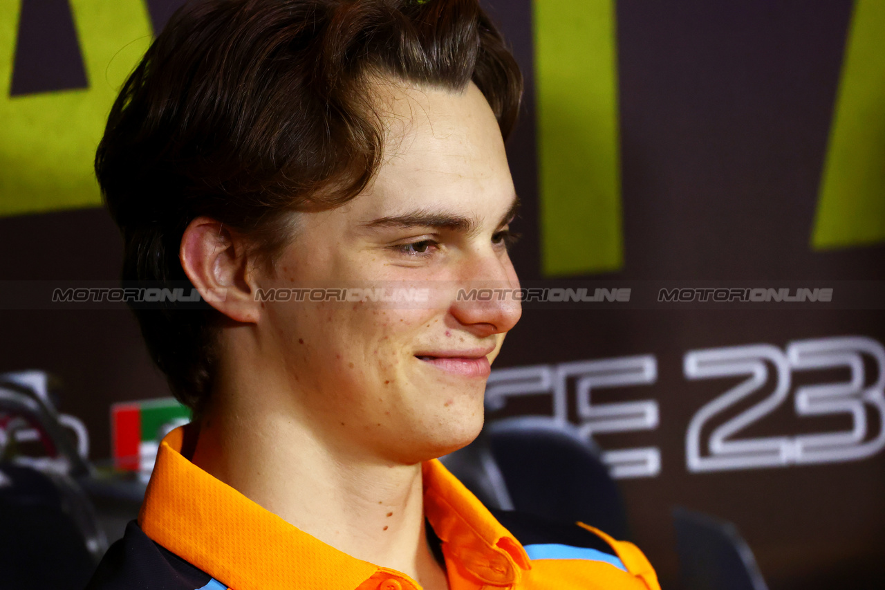 GP ABU DHABI, Oscar Piastri (AUS) McLareni in the FIA Press Conference.

23.11.2023. Formula 1 World Championship, Rd 23, Abu Dhabi Grand Prix, Yas Marina Circuit, Abu Dhabi, Preparation Day.

- www.xpbimages.com, EMail: requests@xpbimages.com © Copyright: Batchelor / XPB Images