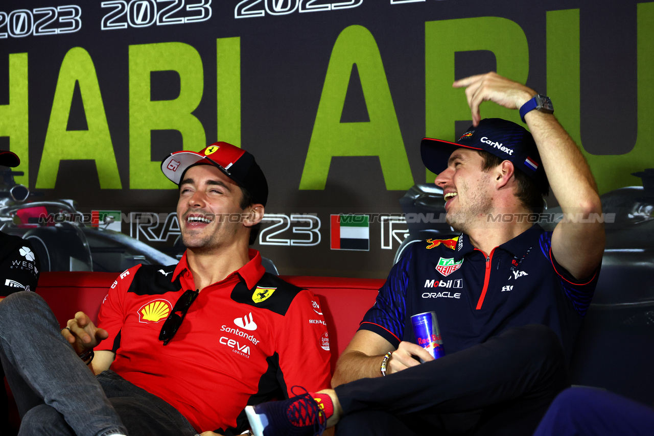 GP ABU DHABI, (L to R): Charles Leclerc (MON) Ferrari e Max Verstappen (NLD) Red Bull Racing in the FIA Press Conference.

23.11.2023. Formula 1 World Championship, Rd 23, Abu Dhabi Grand Prix, Yas Marina Circuit, Abu Dhabi, Preparation Day.

- www.xpbimages.com, EMail: requests@xpbimages.com © Copyright: Batchelor / XPB Images