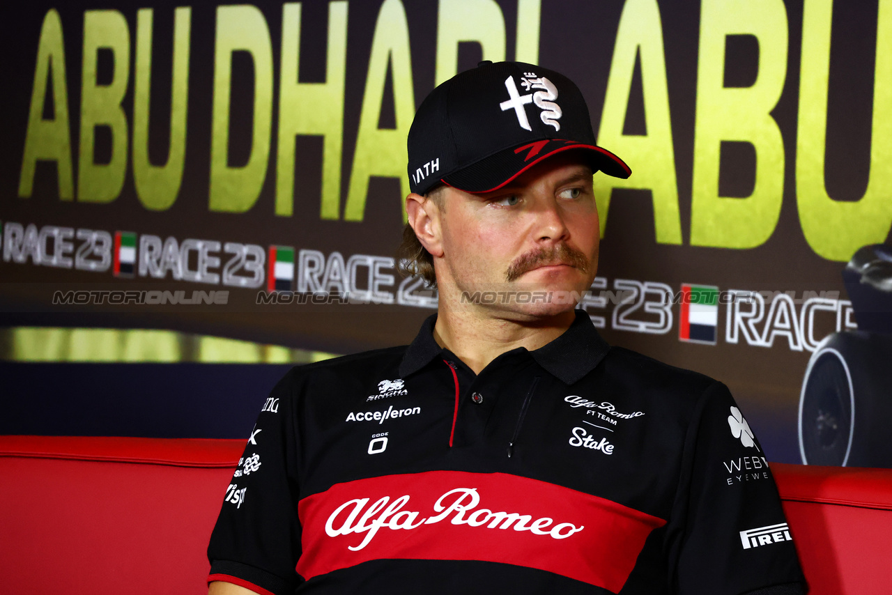 GP ABU DHABI, Valtteri Bottas (FIN) Alfa Romeo F1 Team in the FIA Press Conference.

23.11.2023. Formula 1 World Championship, Rd 23, Abu Dhabi Grand Prix, Yas Marina Circuit, Abu Dhabi, Preparation Day.

- www.xpbimages.com, EMail: requests@xpbimages.com © Copyright: Batchelor / XPB Images