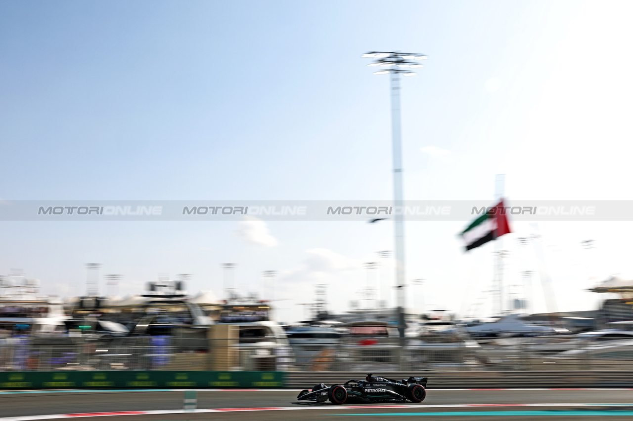 GP ABU DHABI, George Russell (GBR) Mercedes AMG F1 W14.

25.11.2023. Formula 1 World Championship, Rd 23, Abu Dhabi Grand Prix, Yas Marina Circuit, Abu Dhabi, Qualifiche Day.

- www.xpbimages.com, EMail: requests@xpbimages.com © Copyright: Moy / XPB Images
