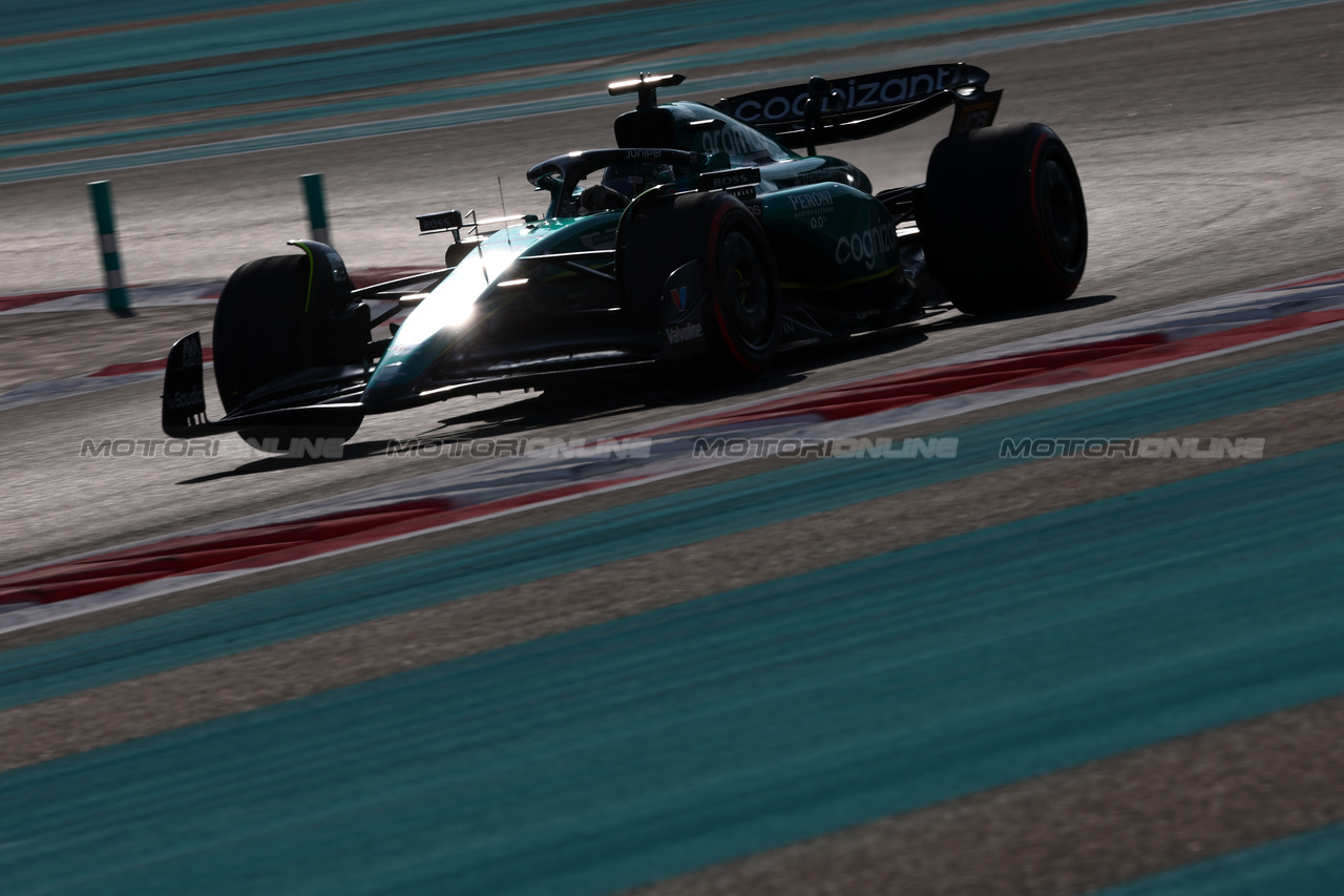 GP ABU DHABI, Lance Stroll (CDN) Aston Martin F1 Team AMR23.

25.11.2023. Formula 1 World Championship, Rd 23, Abu Dhabi Grand Prix, Yas Marina Circuit, Abu Dhabi, Qualifiche Day.

- www.xpbimages.com, EMail: requests@xpbimages.com © Copyright: Moy / XPB Images