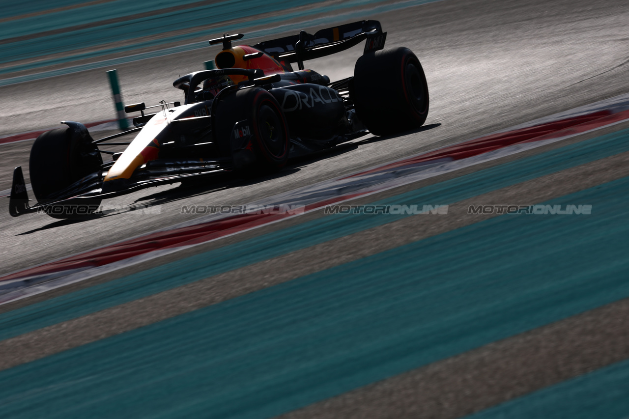 GP ABU DHABI, Max Verstappen (NLD) Red Bull Racing RB19.

25.11.2023. Formula 1 World Championship, Rd 23, Abu Dhabi Grand Prix, Yas Marina Circuit, Abu Dhabi, Qualifiche Day.

- www.xpbimages.com, EMail: requests@xpbimages.com © Copyright: Moy / XPB Images