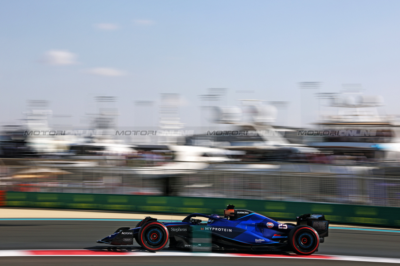 GP ABU DHABI, Alexander Albon (THA) Williams Racing FW45.

25.11.2023. Formula 1 World Championship, Rd 23, Abu Dhabi Grand Prix, Yas Marina Circuit, Abu Dhabi, Qualifiche Day.

- www.xpbimages.com, EMail: requests@xpbimages.com © Copyright: Moy / XPB Images