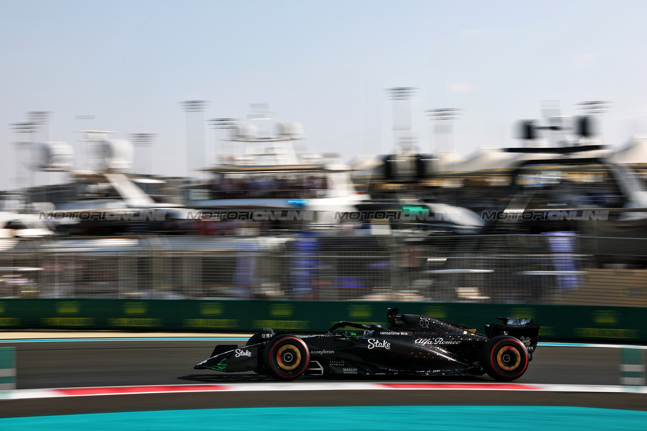 GP ABU DHABI, Valtteri Bottas (FIN) Alfa Romeo F1 Team C43.

25.11.2023. Formula 1 World Championship, Rd 23, Abu Dhabi Grand Prix, Yas Marina Circuit, Abu Dhabi, Qualifiche Day.

- www.xpbimages.com, EMail: requests@xpbimages.com © Copyright: Moy / XPB Images