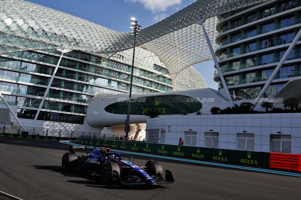 GP ABU DHABI, Alexander Albon (THA) Williams Racing FW45.

25.11.2023. Formula 1 World Championship, Rd 23, Abu Dhabi Grand Prix, Yas Marina Circuit, Abu Dhabi, Qualifiche Day.

- www.xpbimages.com, EMail: requests@xpbimages.com © Copyright: Moy / XPB Images