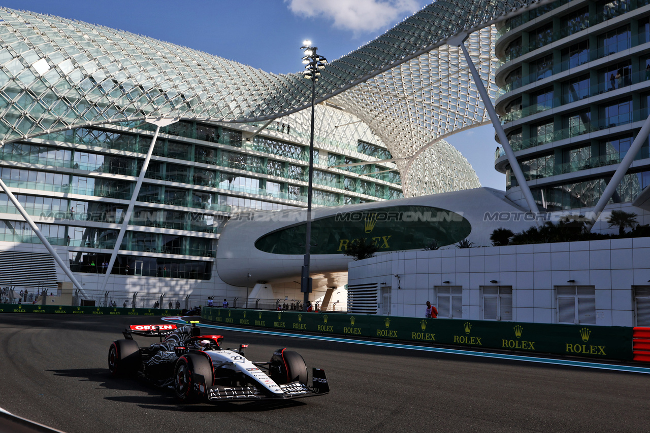 GP ABU DHABI, Yuki Tsunoda (JPN) AlphaTauri AT04.

25.11.2023. Formula 1 World Championship, Rd 23, Abu Dhabi Grand Prix, Yas Marina Circuit, Abu Dhabi, Qualifiche Day.

- www.xpbimages.com, EMail: requests@xpbimages.com © Copyright: Moy / XPB Images