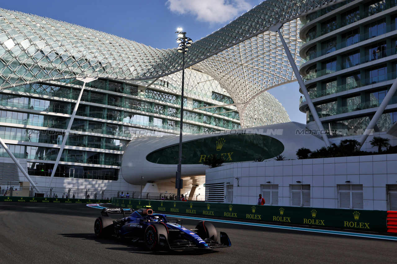 GP ABU DHABI, Logan Sargeant (USA) Williams Racing FW45.

25.11.2023. Formula 1 World Championship, Rd 23, Abu Dhabi Grand Prix, Yas Marina Circuit, Abu Dhabi, Qualifiche Day.

- www.xpbimages.com, EMail: requests@xpbimages.com © Copyright: Moy / XPB Images