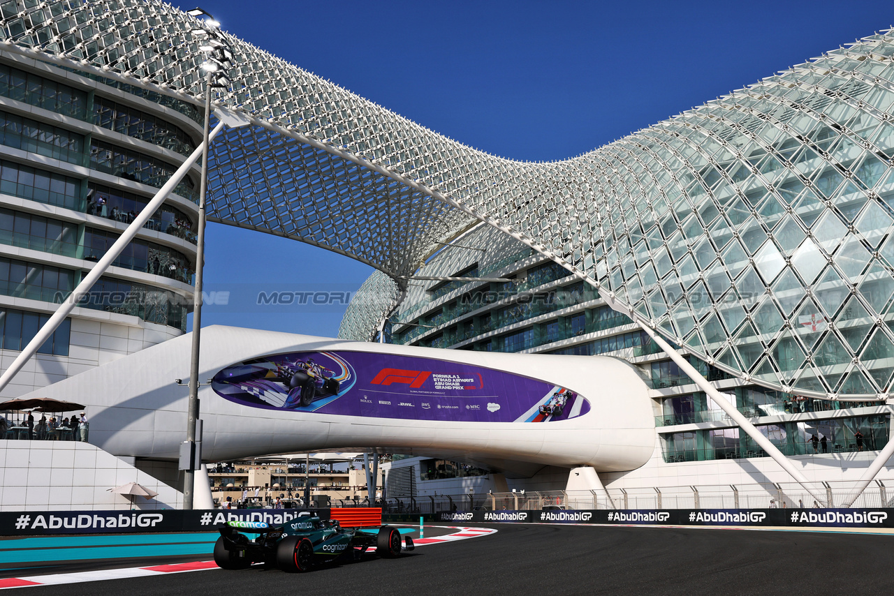 GP ABU DHABI, Lance Stroll (CDN) Aston Martin F1 Team AMR23.

25.11.2023. Formula 1 World Championship, Rd 23, Abu Dhabi Grand Prix, Yas Marina Circuit, Abu Dhabi, Qualifiche Day.

- www.xpbimages.com, EMail: requests@xpbimages.com © Copyright: Moy / XPB Images