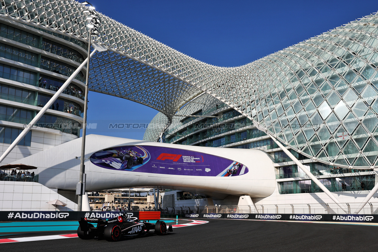 GP ABU DHABI, Kevin Magnussen (DEN) Haas VF-23.

25.11.2023. Formula 1 World Championship, Rd 23, Abu Dhabi Grand Prix, Yas Marina Circuit, Abu Dhabi, Qualifiche Day.

- www.xpbimages.com, EMail: requests@xpbimages.com © Copyright: Moy / XPB Images