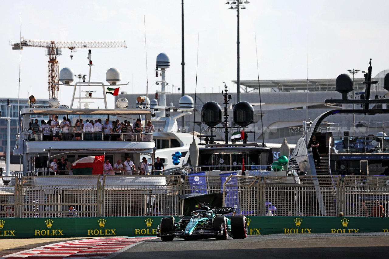 GP ABU DHABI, Lance Stroll (CDN) Aston Martin F1 Team AMR23.

25.11.2023. Formula 1 World Championship, Rd 23, Abu Dhabi Grand Prix, Yas Marina Circuit, Abu Dhabi, Qualifiche Day.

- www.xpbimages.com, EMail: requests@xpbimages.com © Copyright: Moy / XPB Images