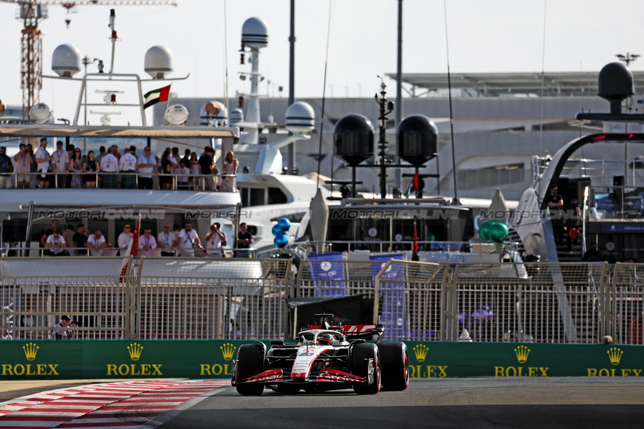 GP ABU DHABI, Kevin Magnussen (DEN) Haas VF-23.

25.11.2023. Formula 1 World Championship, Rd 23, Abu Dhabi Grand Prix, Yas Marina Circuit, Abu Dhabi, Qualifiche Day.

- www.xpbimages.com, EMail: requests@xpbimages.com © Copyright: Moy / XPB Images