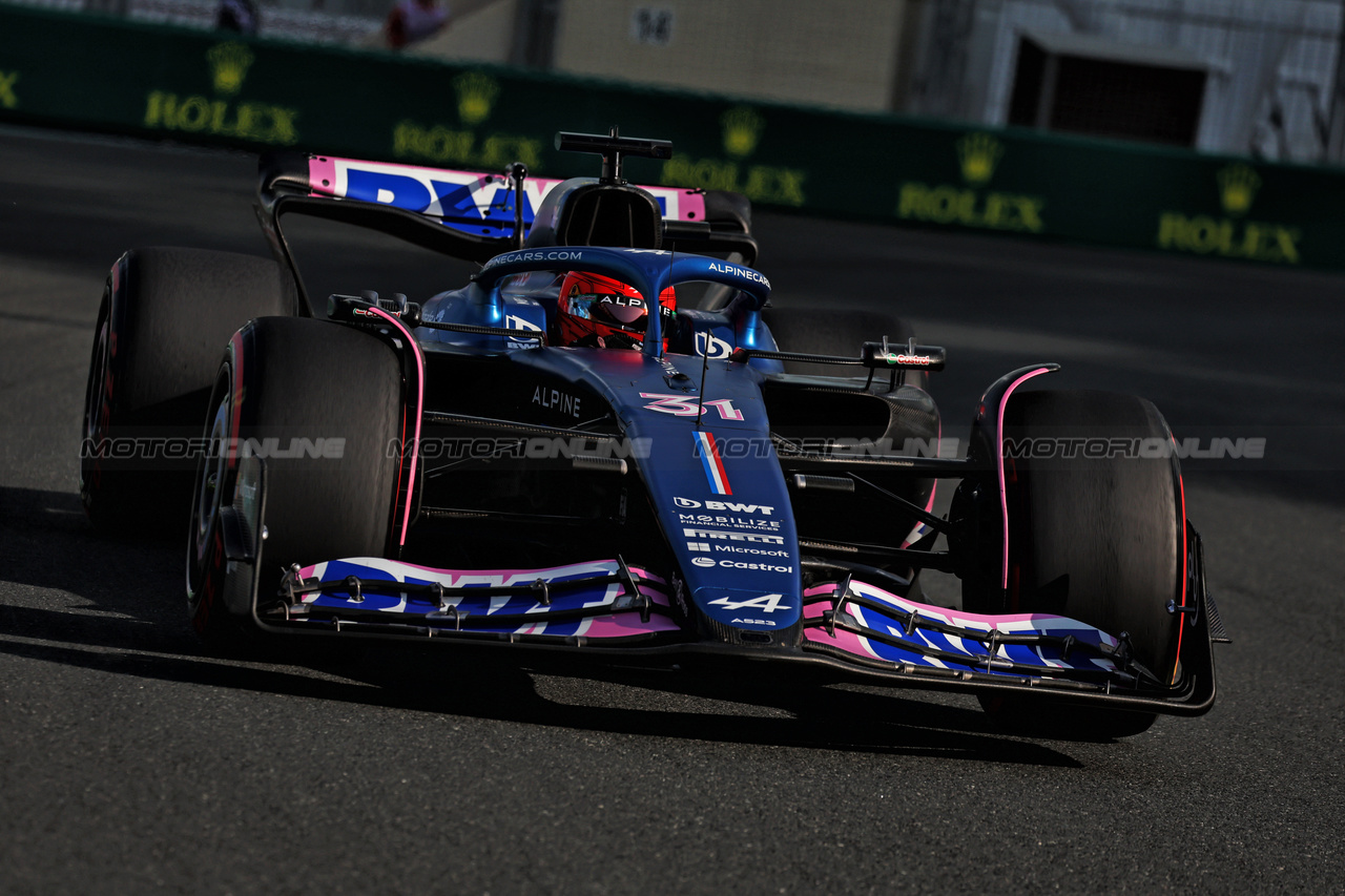 GP ABU DHABI, Esteban Ocon (FRA) Alpine F1 Team A523.

25.11.2023. Formula 1 World Championship, Rd 23, Abu Dhabi Grand Prix, Yas Marina Circuit, Abu Dhabi, Qualifiche Day.

- www.xpbimages.com, EMail: requests@xpbimages.com © Copyright: Moy / XPB Images