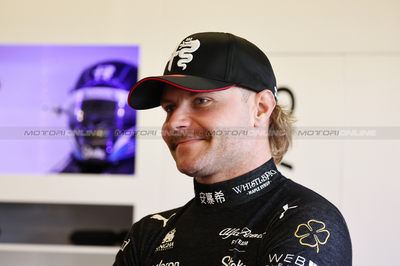 GP ABU DHABI, Valtteri Bottas (FIN) Alfa Romeo F1 Team.

25.11.2023. Formula 1 World Championship, Rd 23, Abu Dhabi Grand Prix, Yas Marina Circuit, Abu Dhabi, Qualifiche Day.

- www.xpbimages.com, EMail: requests@xpbimages.com © Copyright: Moy / XPB Images