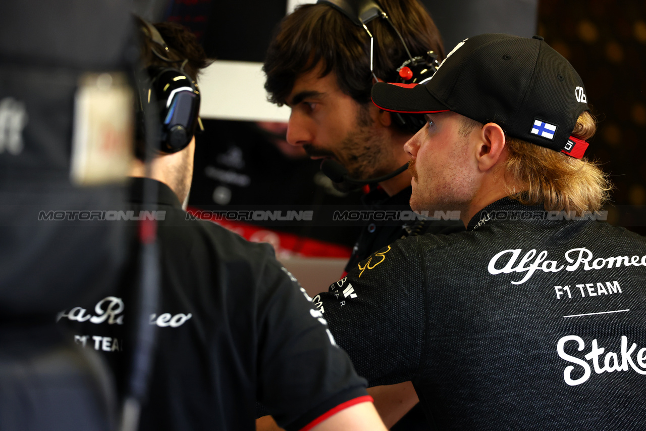 GP ABU DHABI, Valtteri Bottas (FIN) Alfa Romeo F1 Team.

25.11.2023. Formula 1 World Championship, Rd 23, Abu Dhabi Grand Prix, Yas Marina Circuit, Abu Dhabi, Qualifiche Day.

 - www.xpbimages.com, EMail: requests@xpbimages.com © Copyright: Coates / XPB Images