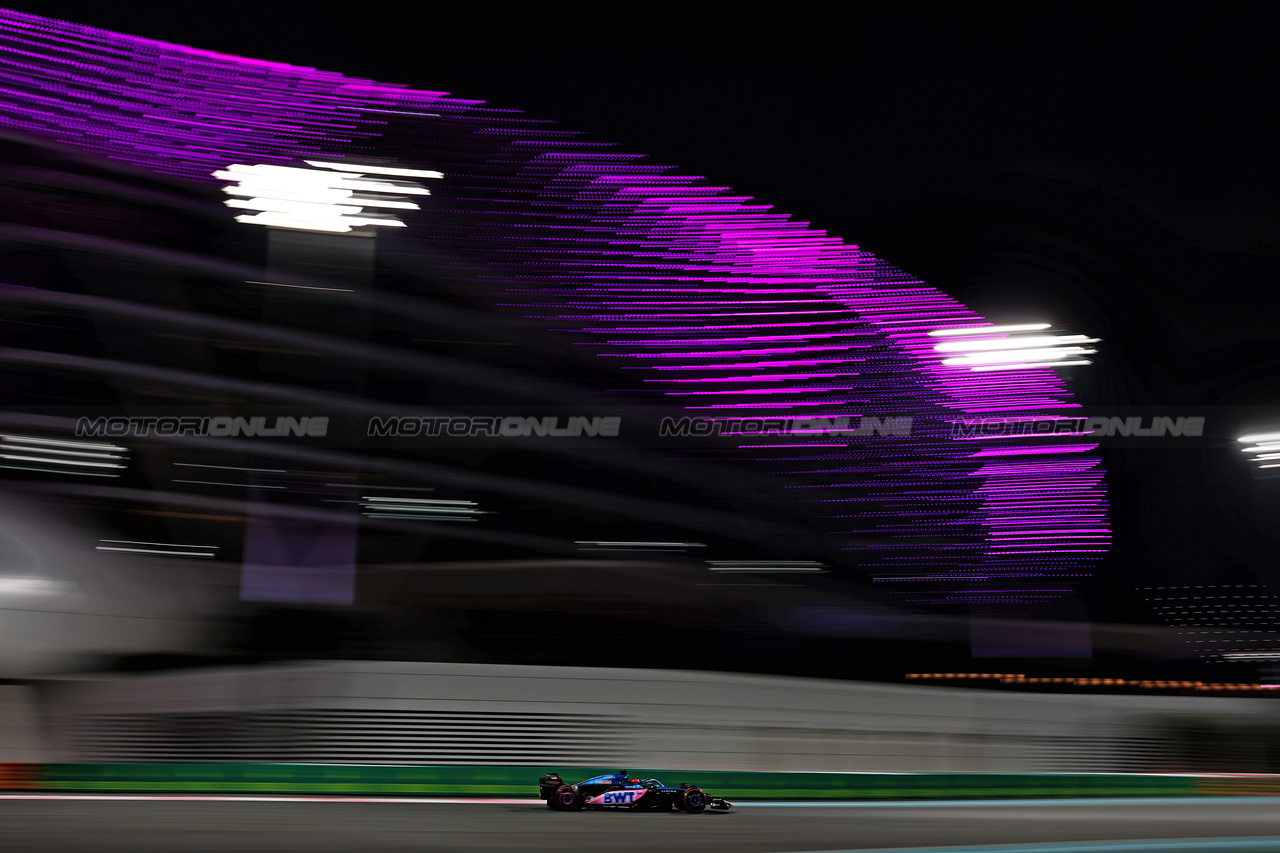 GP ABU DHABI, Esteban Ocon (FRA) Alpine F1 Team A523.

25.11.2023. Formula 1 World Championship, Rd 23, Abu Dhabi Grand Prix, Yas Marina Circuit, Abu Dhabi, Qualifiche Day.

- www.xpbimages.com, EMail: requests@xpbimages.com © Copyright: Charniaux / XPB Images