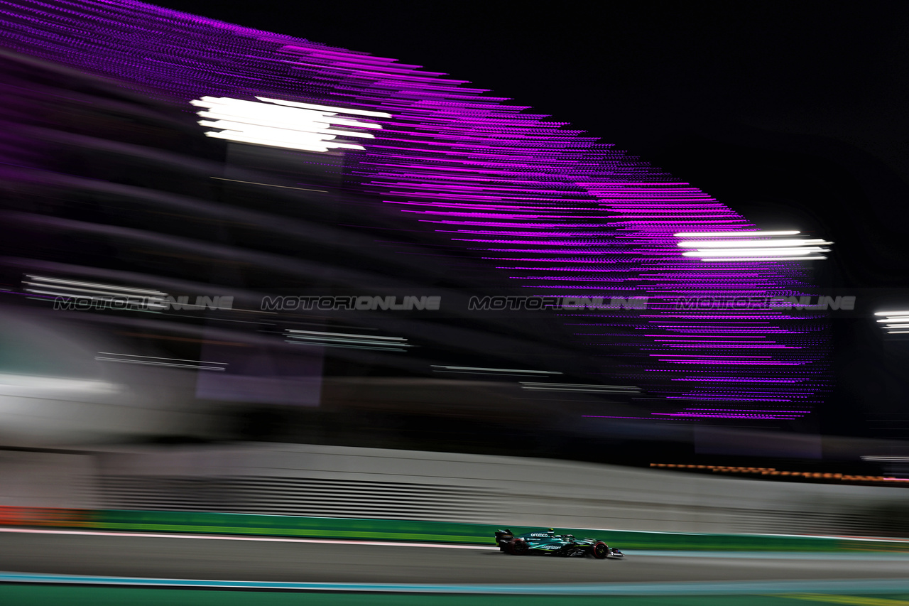 GP ABU DHABI, Fernando Alonso (ESP) Aston Martin F1 Team AMR23.

25.11.2023. Formula 1 World Championship, Rd 23, Abu Dhabi Grand Prix, Yas Marina Circuit, Abu Dhabi, Qualifiche Day.

- www.xpbimages.com, EMail: requests@xpbimages.com © Copyright: Charniaux / XPB Images